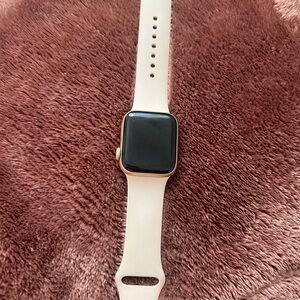 Apple Watch Series 6 40 Mm Aluminum & Ceramic Rose gold